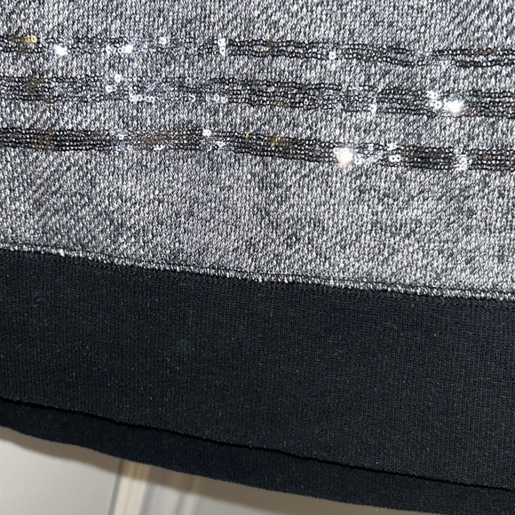 Victorias Secret grey and black sequin striped 3/4 sleeve top - Picture 4 of 6